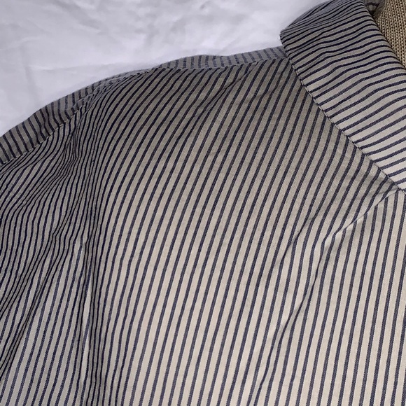 Backwards button-up shirt size 10-12 - Picture 3 of 13